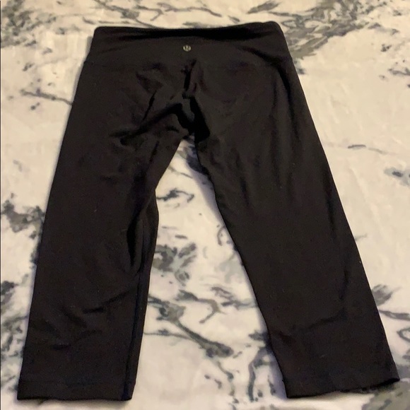 Lululemon crops
